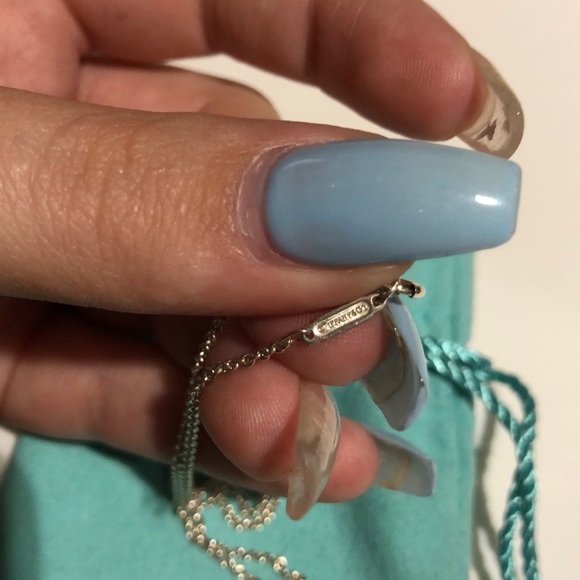 Tiffany CO. Blue box charm/sterling silver chain - Picture 3 of 3